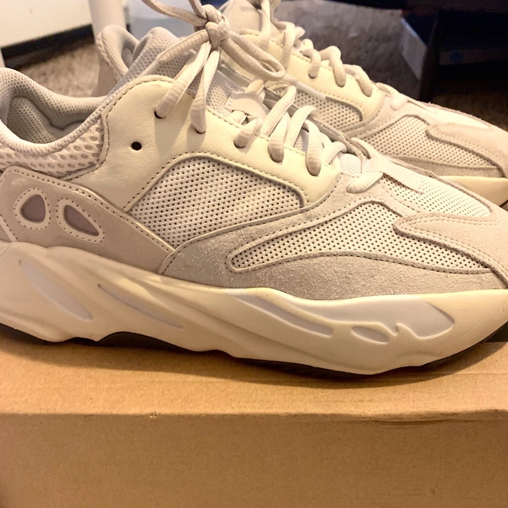 Yeezy 700 Analog